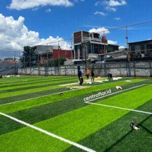 Pemasangan Rumput Sintetis untuk Lapangan Mini Soccer di Jakarta