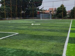 lapangan mini soccer dengan rumput sintetis di bintaro